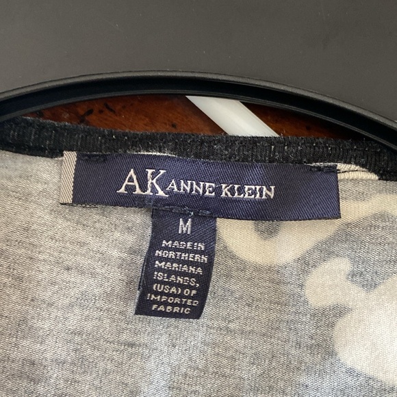 Anne Klein wrap dress! Great condition! Soft and stretchy - Picture 6 of 7